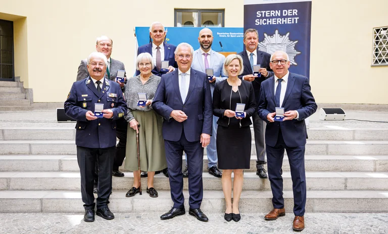 20240617_1320_Stern der Sicherheit_82.jpg