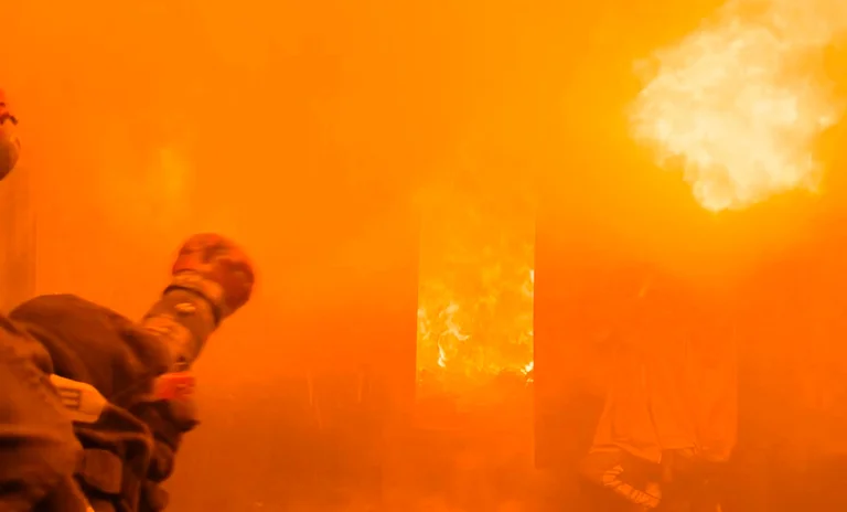 Hier zeigt sich eine vollentwickelte Duchzündung.jpg