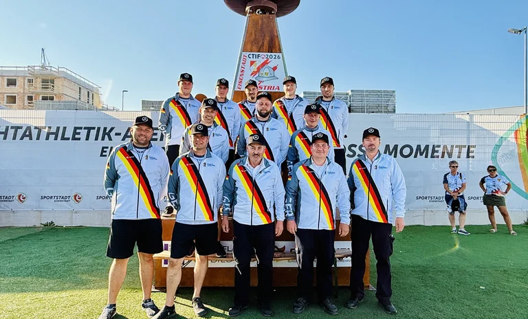 Gruppe Phillipsreut mit den Bay. Bewertern.jpg