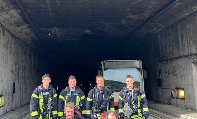 Schweiz - Die Teilnehmer der Feuerwehren aus dem Landkreis Traunstein.jpg