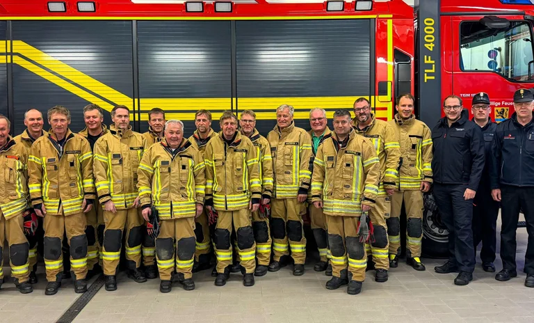 Teilnehmer Kommandant und Schiedsrichter.JPG