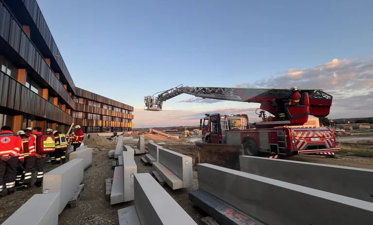 Feuerwehr-Übung-neues Landratsamt.jpg