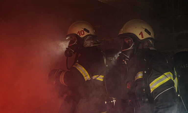 firefighter-5866391_1920.jpg