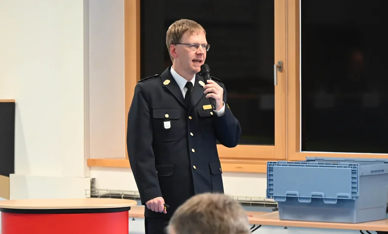 Dr. Rène Mühlbeger Leiter der Staatlichen Feuerwehrschule Geretsried.JPG