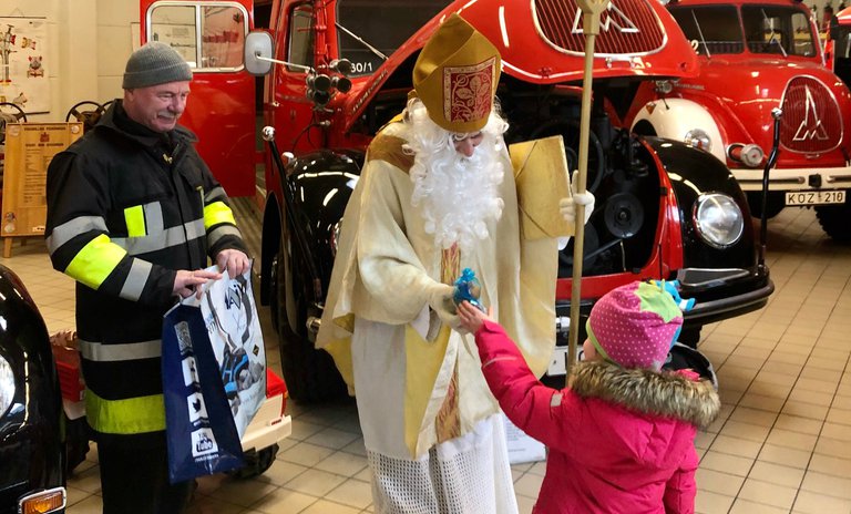 Nikolaus 2019 Feuerwehrmuseum Bayern.jpg